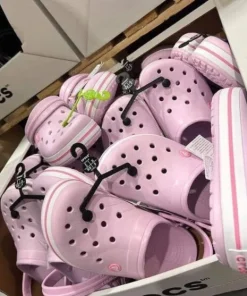 Wholesale Crocs Liquidation Pallet (100–320 Pairs), 100 to 320 pairs, $250 per pallet